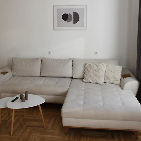 Schoene Eigentumswohnung Im 10 Bezirk Wina Bagian luar foto